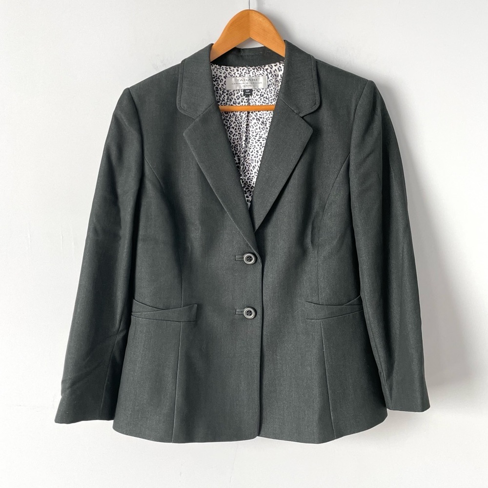Tahari Arthur Levine Gray Notch Lapel 2 Button Career Blazer